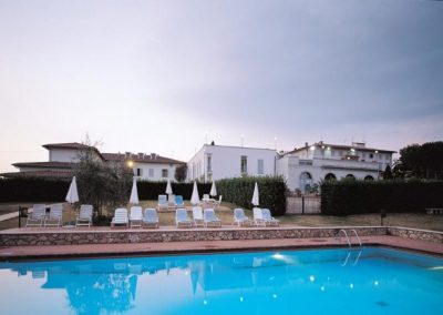 Swimming pool Hotel Garden